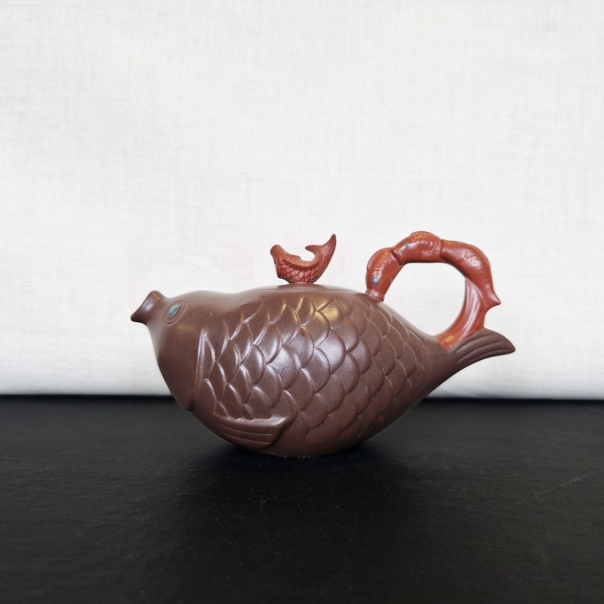 Lucky Five Fish Teapot - Chocolate